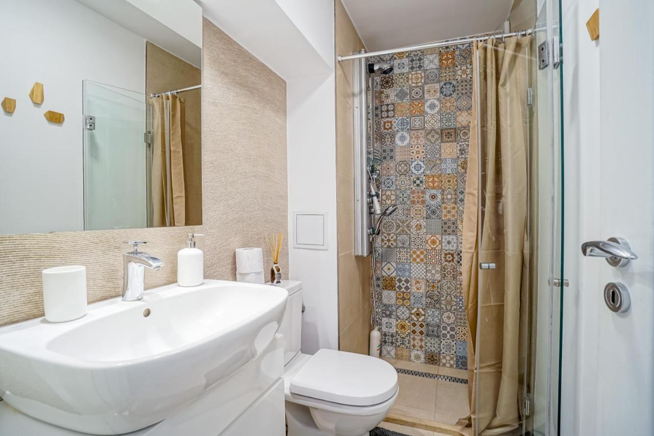 Visit Bucharest Romana Square Central Apt. - Metro Екстер'єр фото